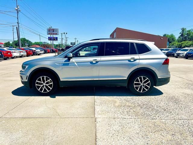 2021 Volkswagen Tiguan SE R-Line Black