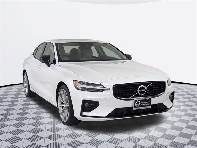 2021 Volvo S60 Momentum