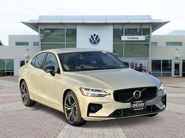 2021 Volvo S60 R-Design