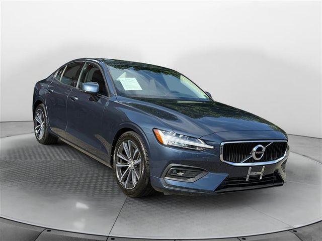 2021 Volvo S60 Momentum