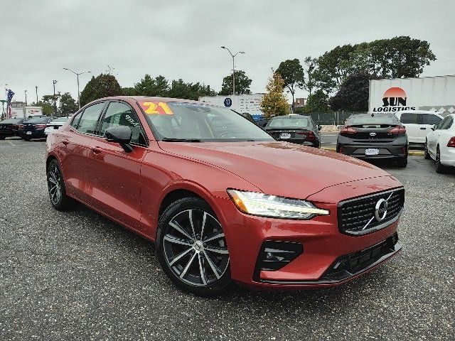 2021 Volvo S60 Momentum