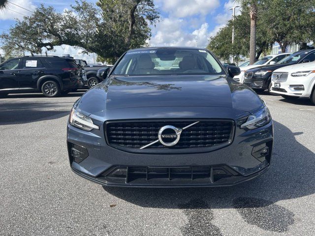 2021 Volvo S60 Momentum