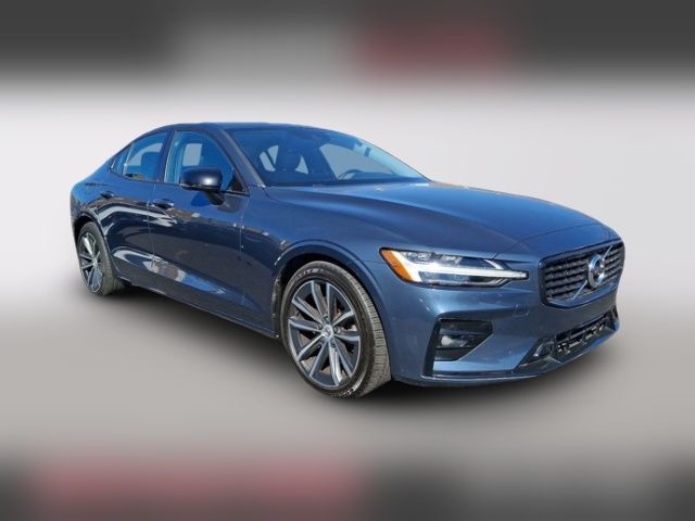 2021 Volvo S60 Momentum