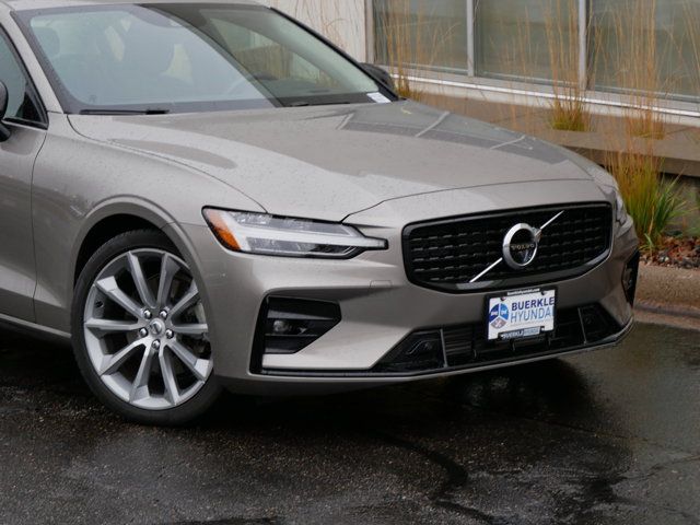 2021 Volvo S60 Momentum