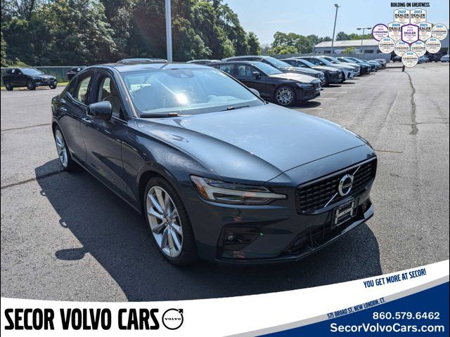 2021 Volvo S60 Momentum