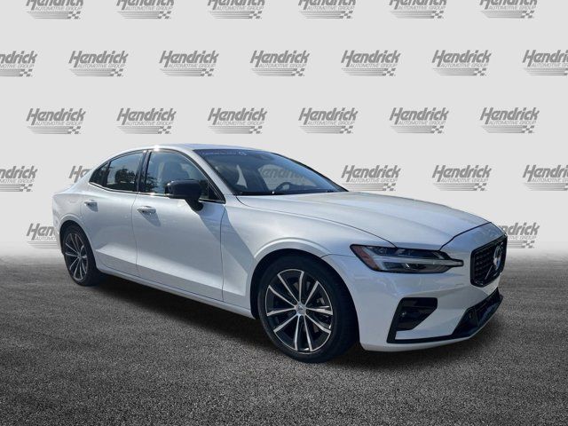 2021 Volvo S60 Momentum