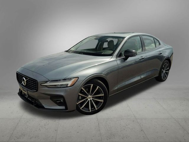 2021 Volvo S60 Momentum