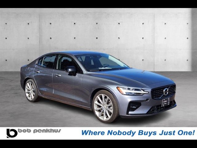 2021 Volvo S60 Momentum