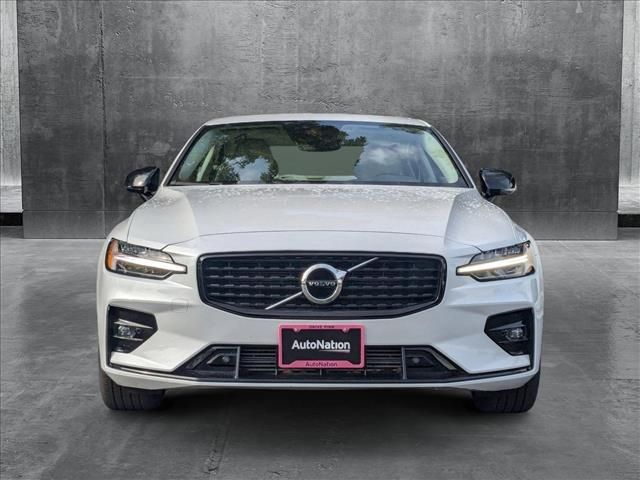 2021 Volvo S60 Momentum