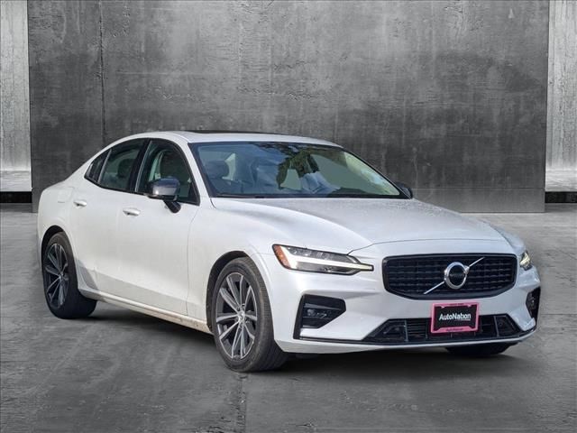 2021 Volvo S60 Momentum