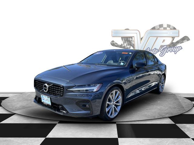 2021 Volvo S60 Momentum