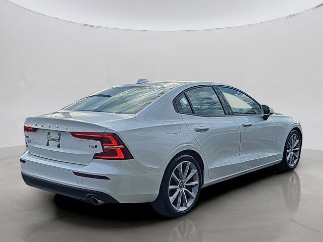 2021 Volvo S60 Momentum