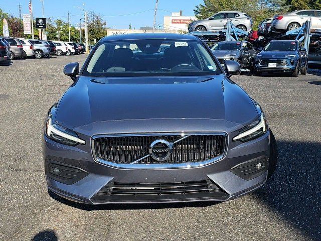 2021 Volvo S60 Momentum