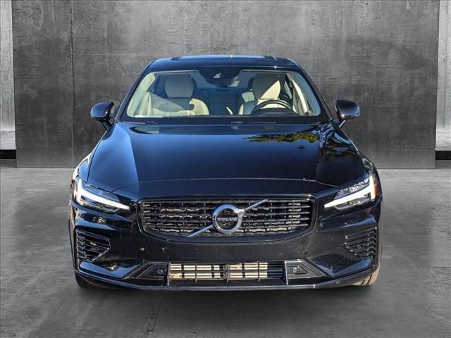 2021 Volvo S60 R-Design Expression