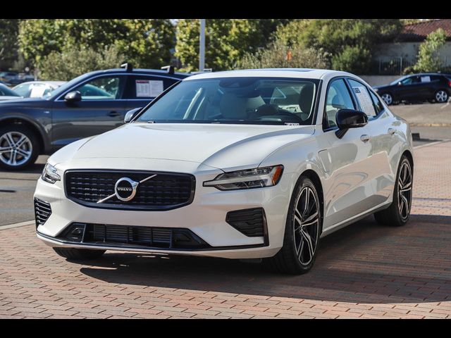 2021 Volvo S60 R-Design Expression