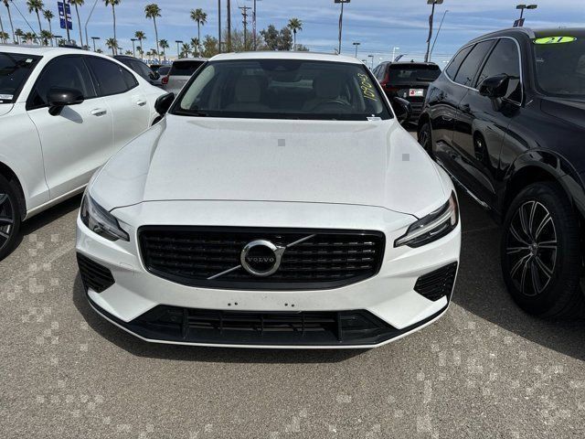 2021 Volvo S60 R-Design Expression