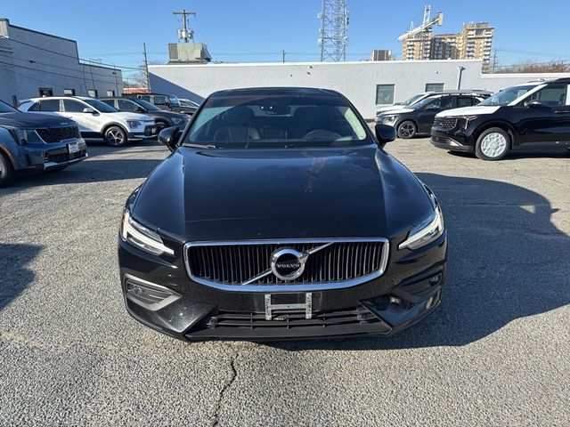 2021 Volvo S60 Momentum