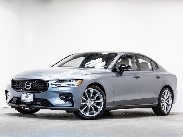 2021 Volvo S60 Momentum