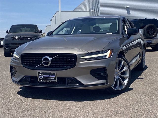 2021 Volvo S60 Momentum