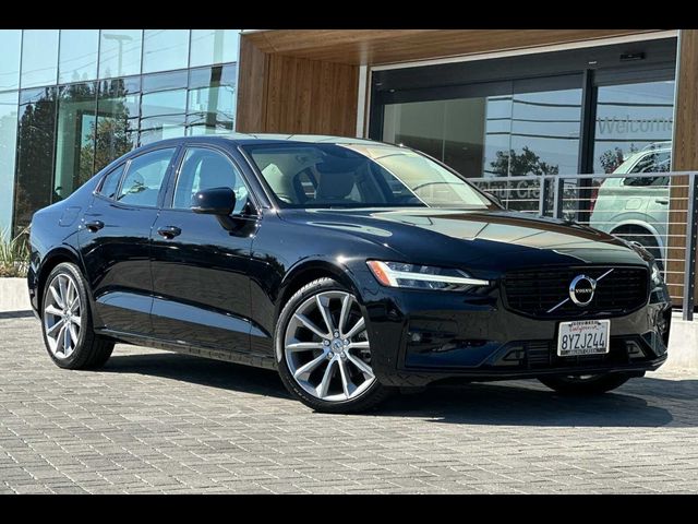 2021 Volvo S60 Momentum