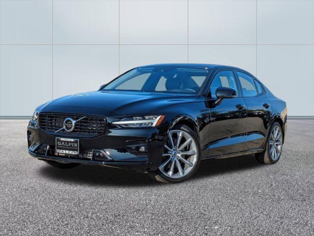 2021 Volvo S60 Momentum