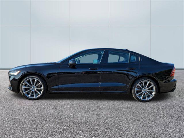 2021 Volvo S60 Momentum