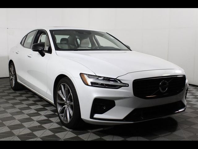 2021 Volvo S60 Momentum