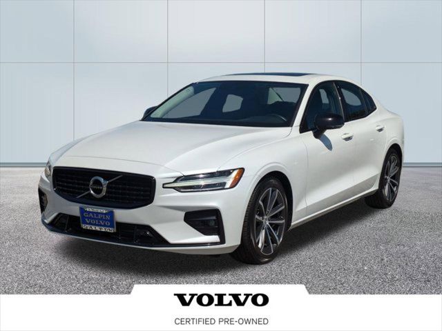 2021 Volvo S60 Momentum