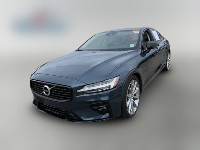 2021 Volvo S60 Momentum