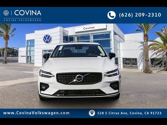 2021 Volvo S60 Momentum