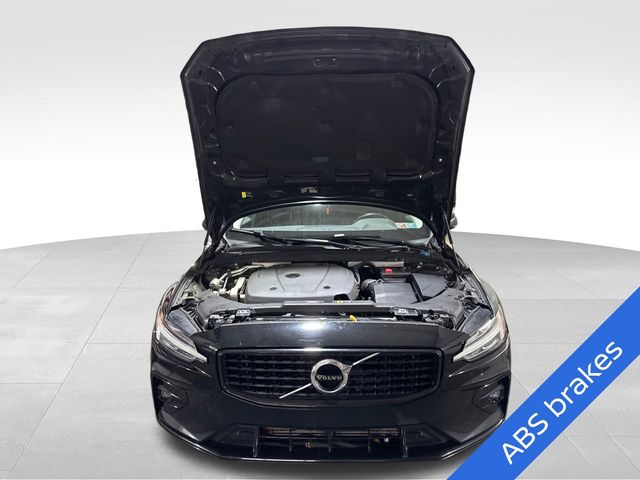 2021 Volvo S60 Momentum