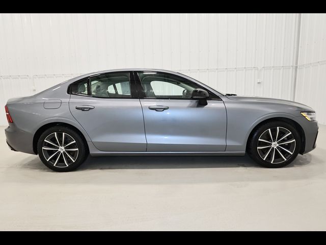 2021 Volvo S60 Momentum