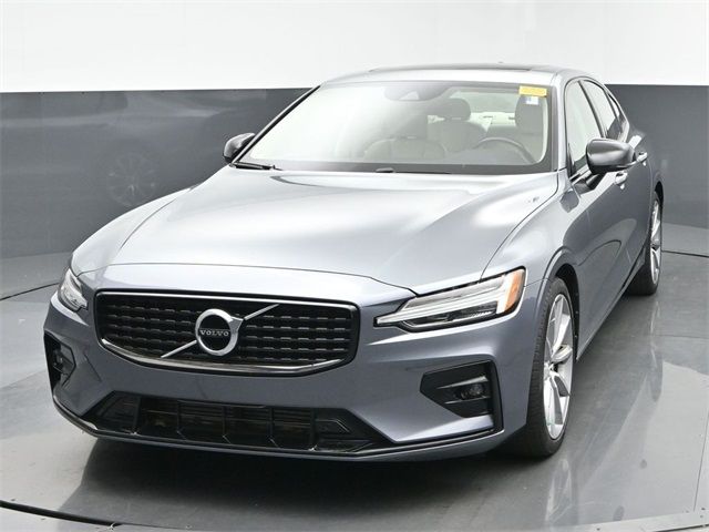 2021 Volvo S60 Momentum