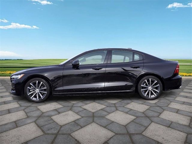 2021 Volvo S60 Momentum