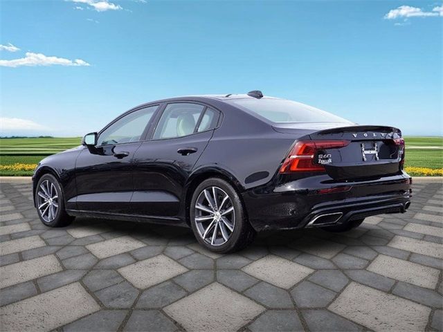 2021 Volvo S60 Momentum