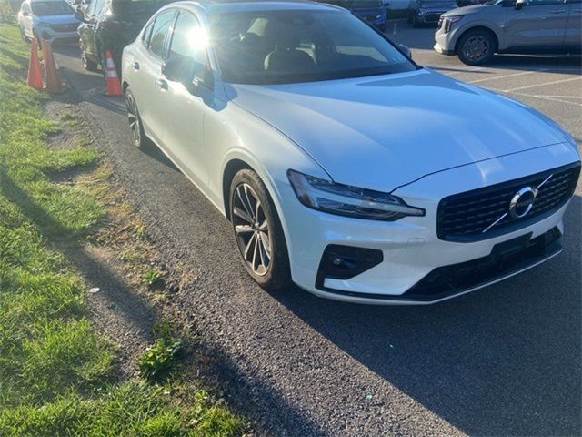 2021 Volvo S60 Momentum