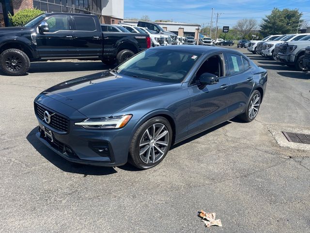 2021 Volvo S60 Momentum