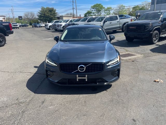 2021 Volvo S60 Momentum