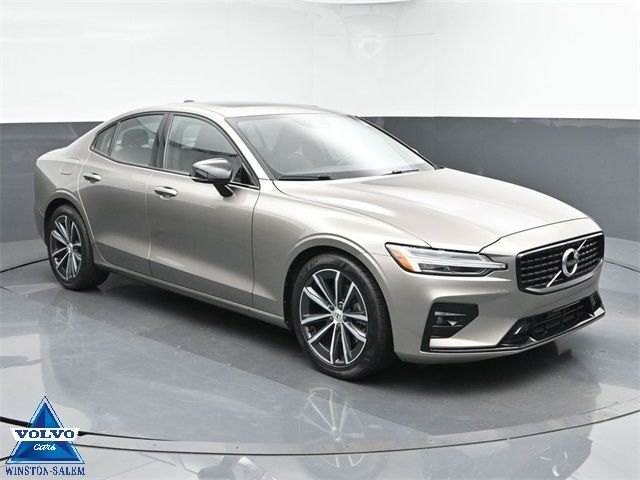 2021 Volvo S60 Momentum