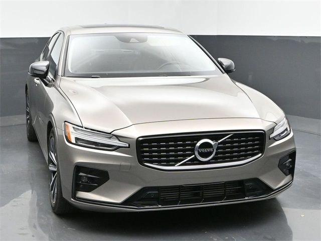 2021 Volvo S60 Momentum