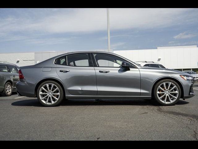 2021 Volvo S60 Momentum