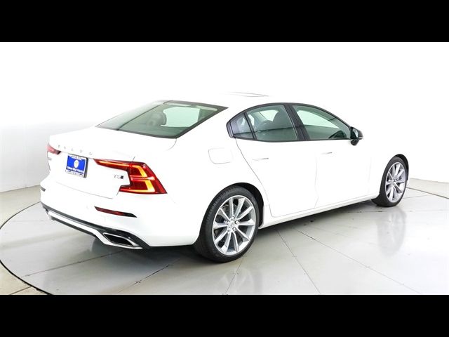 2021 Volvo S60 Momentum