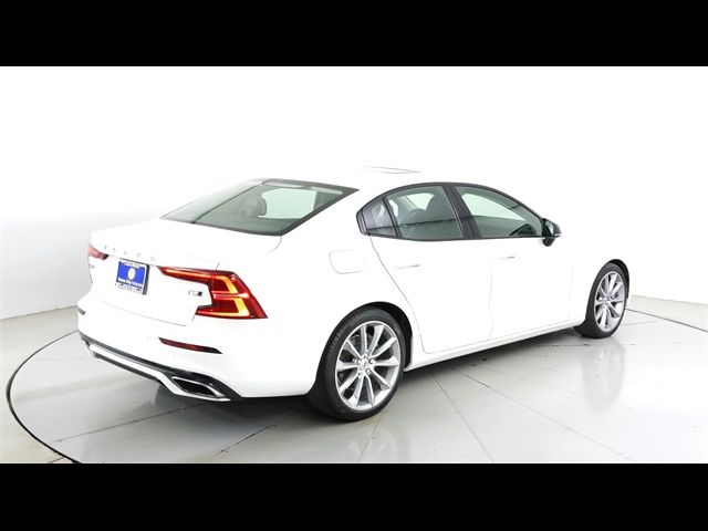 2021 Volvo S60 Momentum