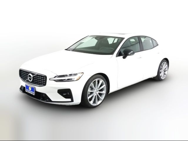 2021 Volvo S60 Momentum