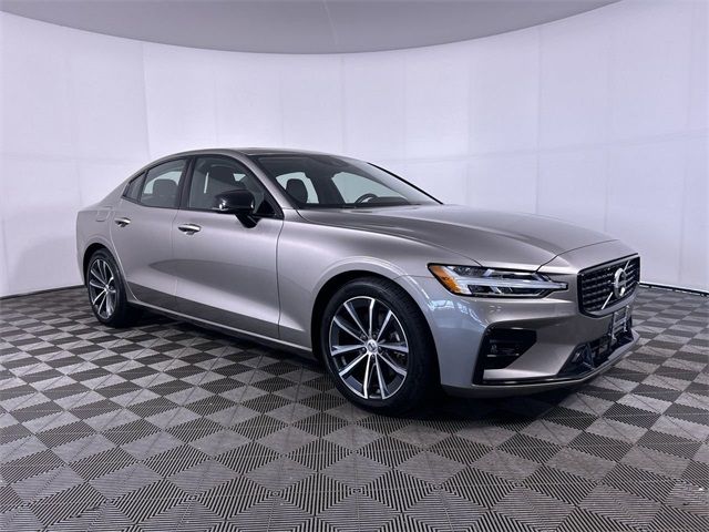 2021 Volvo S60 Momentum