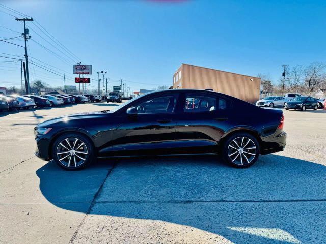 2021 Volvo S60 Momentum