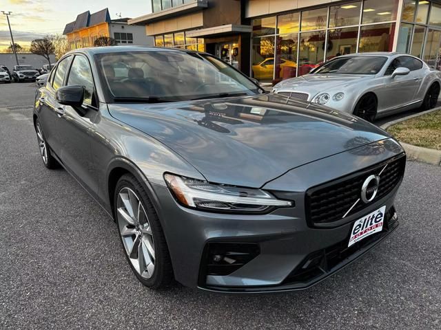 2021 Volvo S60 Momentum