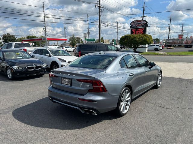 2021 Volvo S60 Momentum