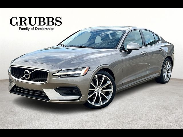 2021 Volvo S60 Momentum