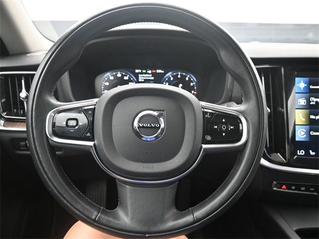 2021 Volvo S60 Momentum